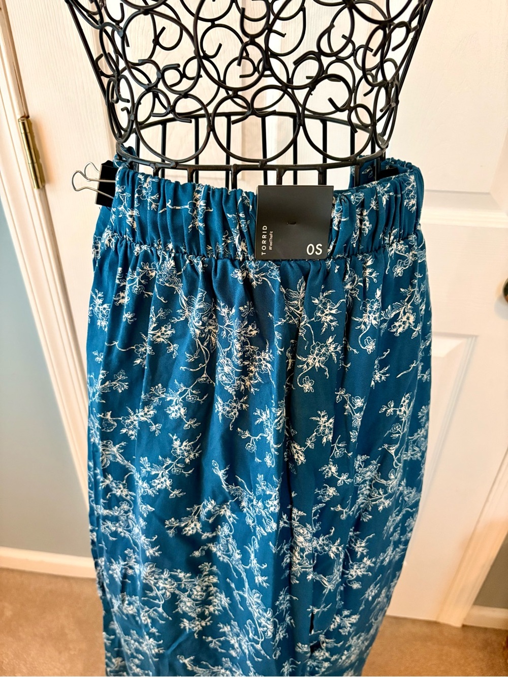 Torrid Size O Short High-Waist Blue Floral wide leg pant